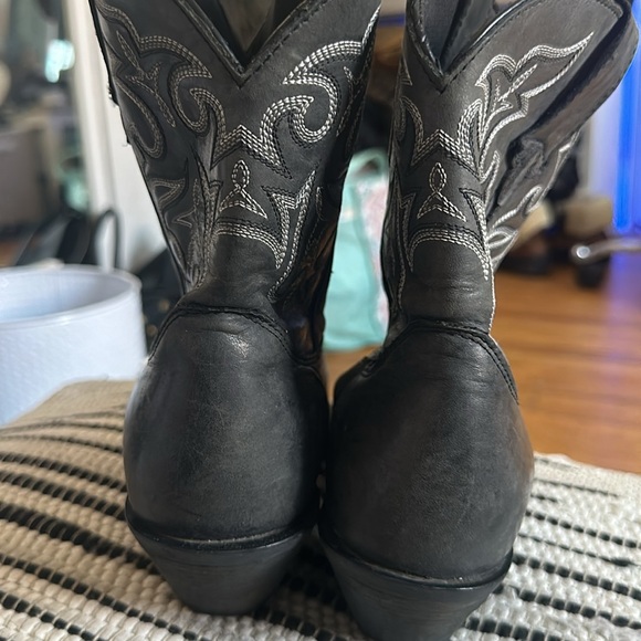 Boots - Picture 5 of 14